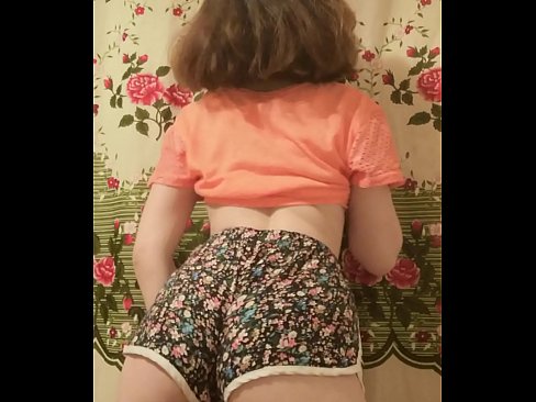 ❤️ Seksi mlada beba skida kratke hlačice pred kamerom ️ Jebeni video kod nas ❌️❤